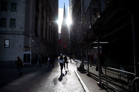 ipo win太郎|IPO hopeful’s dilemma: Cram into fall window or wait for 2025.